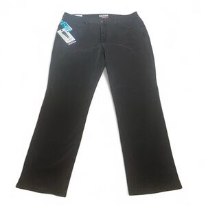 NWT Santana Faded Black Mid Rise Straight Leg Tummy Control Jeans 14 inseam 31”
